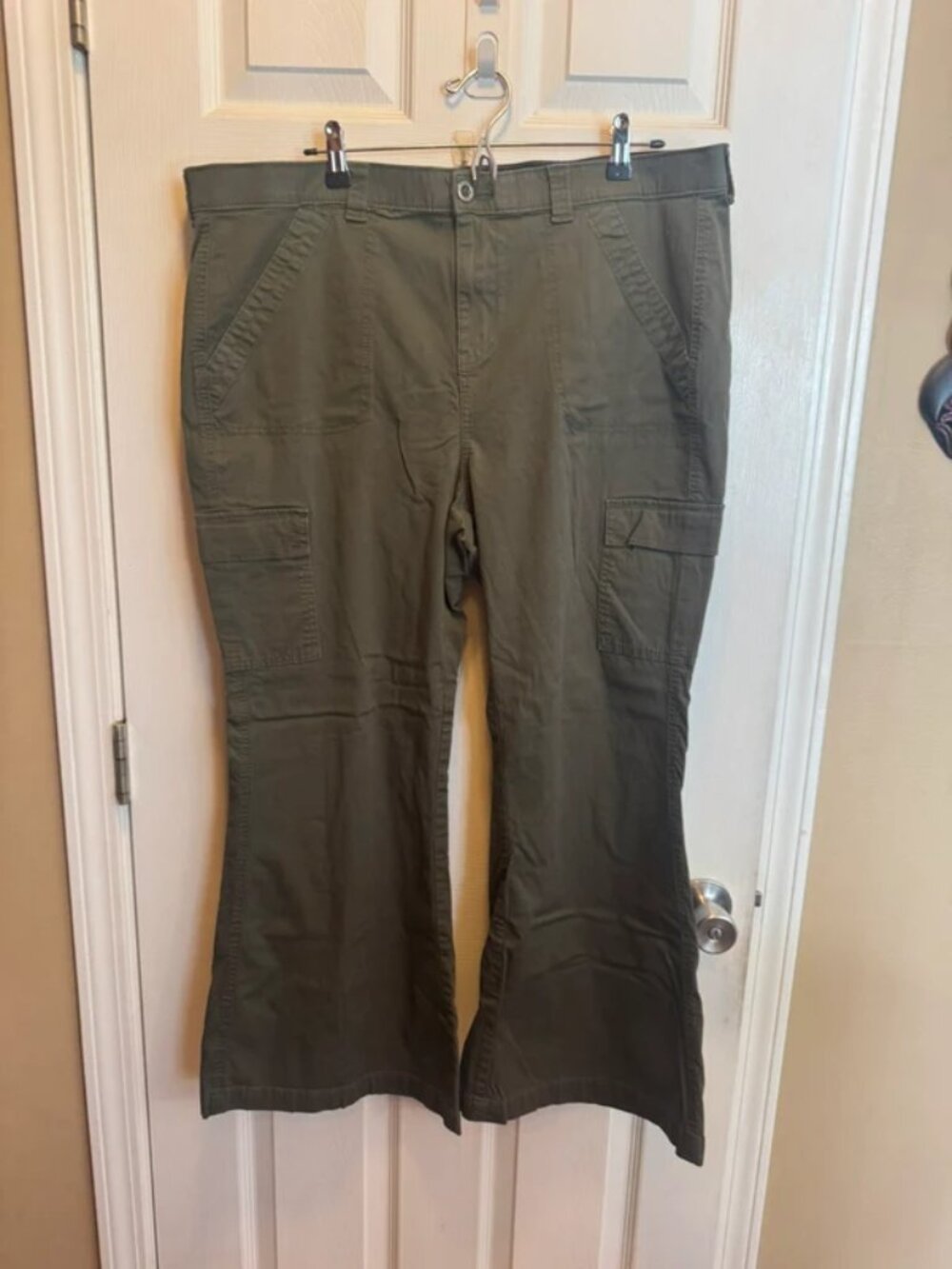 Torrid plus size 18 high waist cargo flares